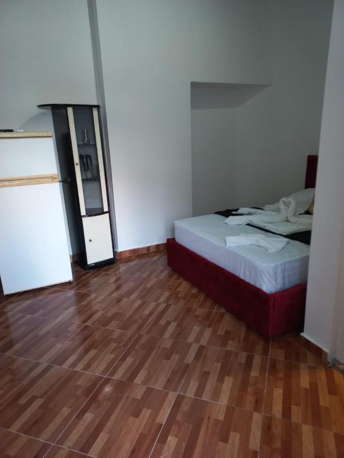 Apartment Garsoniera Clara Permet